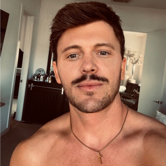 Meet your Posher, Clayton - Picture 2 of 4